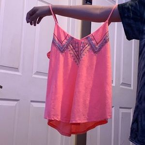 pink tank top